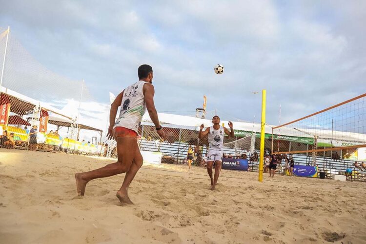 Campeonatos de Beach Flag e Futevôlei movimentaram o Litoral do Paraná no fim de semana