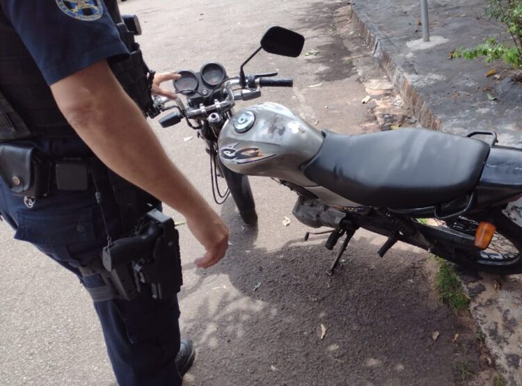 Guarda Municipal localiza motocicleta com identificação adulterada