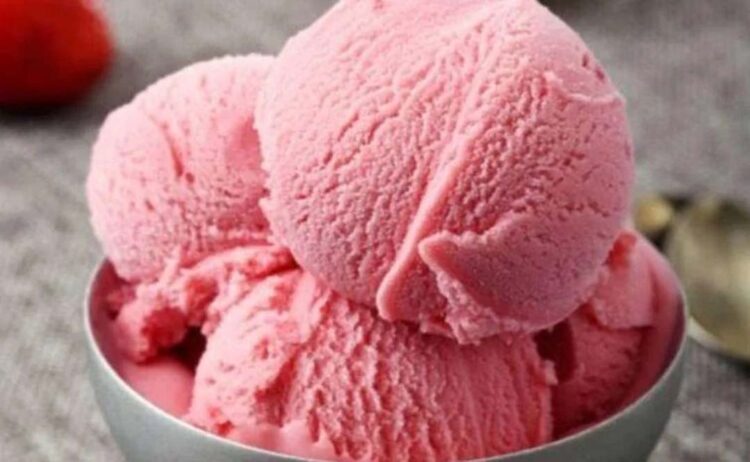 Aprenda a fazer um delicioso sorvete cremoso de gelatina