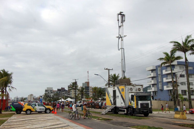 PMPR cria rede de comunicação móvel para atuar em grandes eventos no Verão Maior Paraná