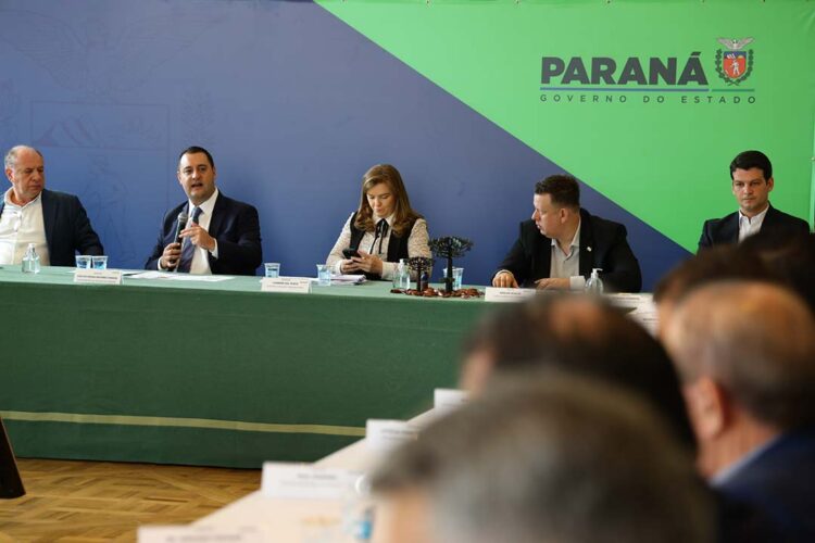 Em reunião com secretariado, governador reforça pedido de gestão guiada pela eficiência