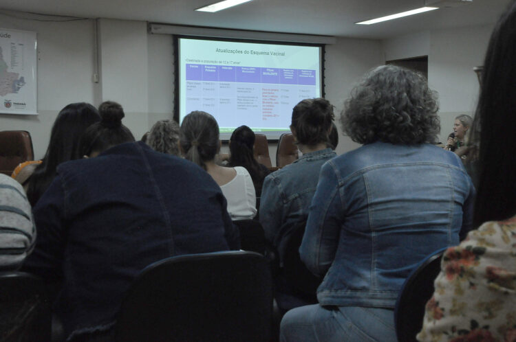 Regional de Saúde orienta sobre aplicação  da vacina bivalente contra a Covid-19