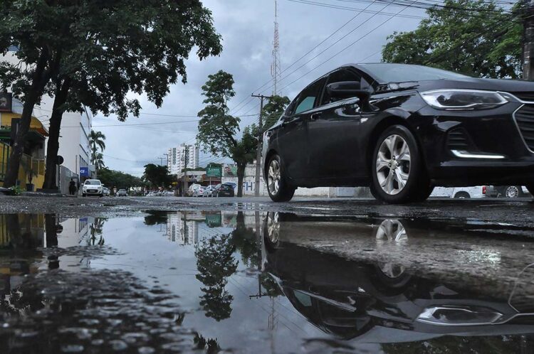 Chuva não dá trégua e feriadão de Carnaval será marcado por tempo instável em Paranavaí