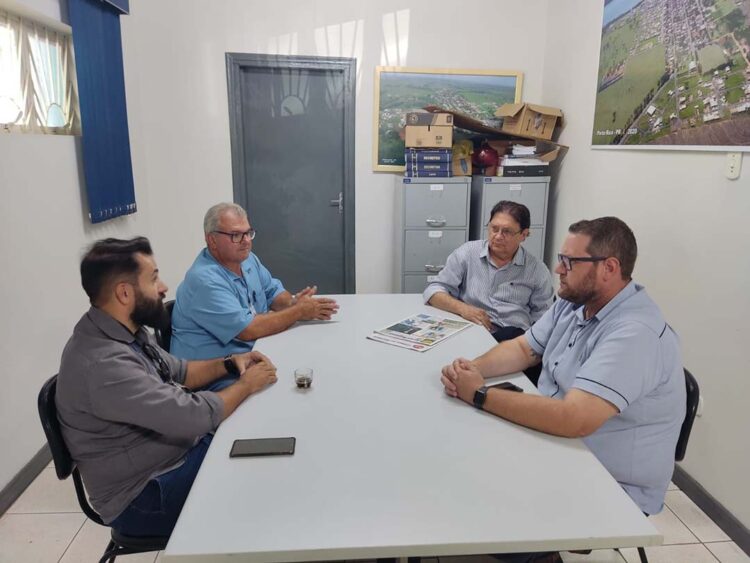 Prefeito se reúne com gerente da Sanepar e recebe notícia de novos investimentos na cidade