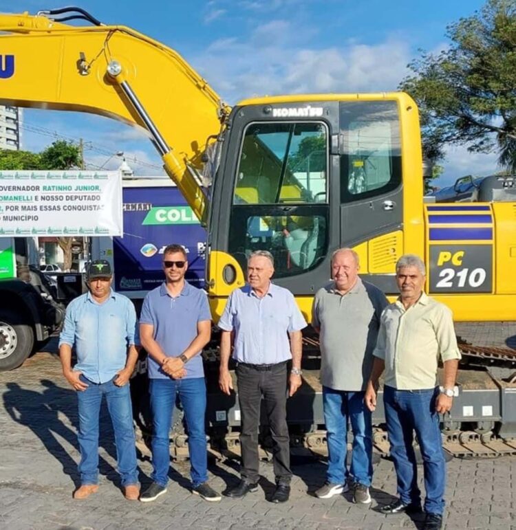 Município recebe mais dois maquinários para utilização das secretarias