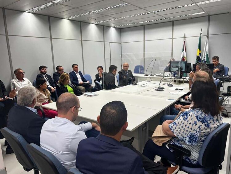 Prefeito Fran Boni busca apoio para eleições da AMP e recursos para o município