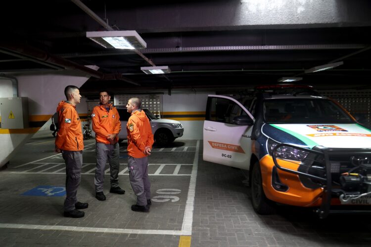 Defesa Civil do Paraná foi ao litoral de São Paulo  para auxiliar municípios afetados por desastres