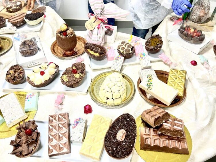 14 alunos são capacitados em curso de ovo de páscoa de colher