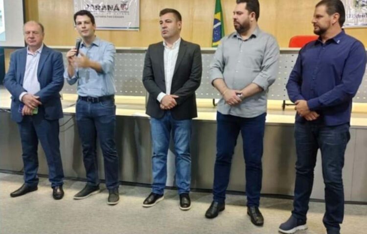 Prefeita participa de reunião sobre o Programa Estadual de apoio à pavimentação