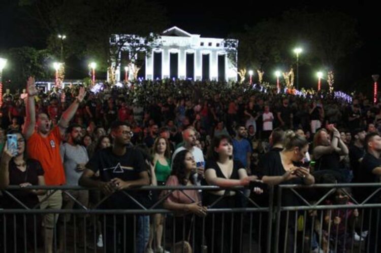 Rosa de Saron e Banda Malta fazem show histórico em Paranavaí