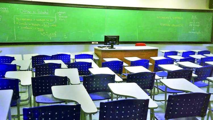 Educadores retomam plano de criar o 4º ano do ensino médio no Brasil