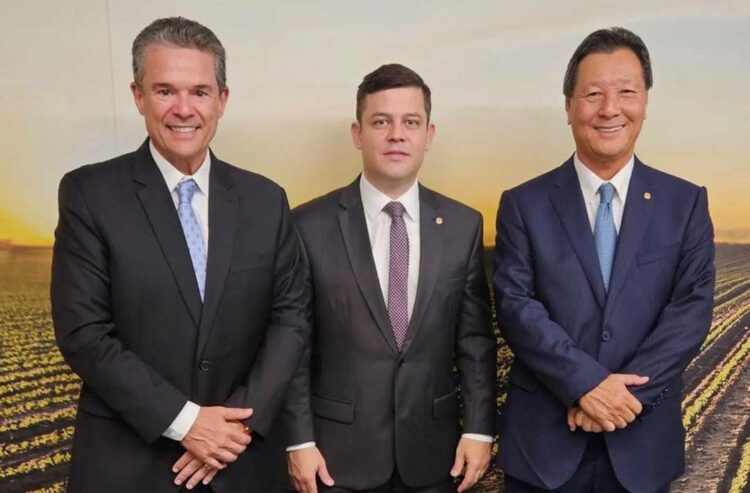 Ministro da pesca destaca atuação de  Tião Medeiros na Comissão de Agricultura