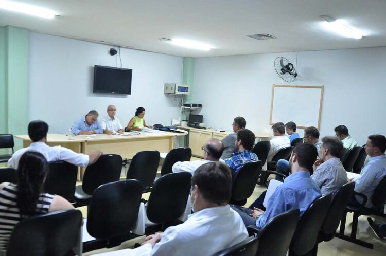 Santa Casa e municípios buscam soluções para ampliar oferta de cirurgias eletivas