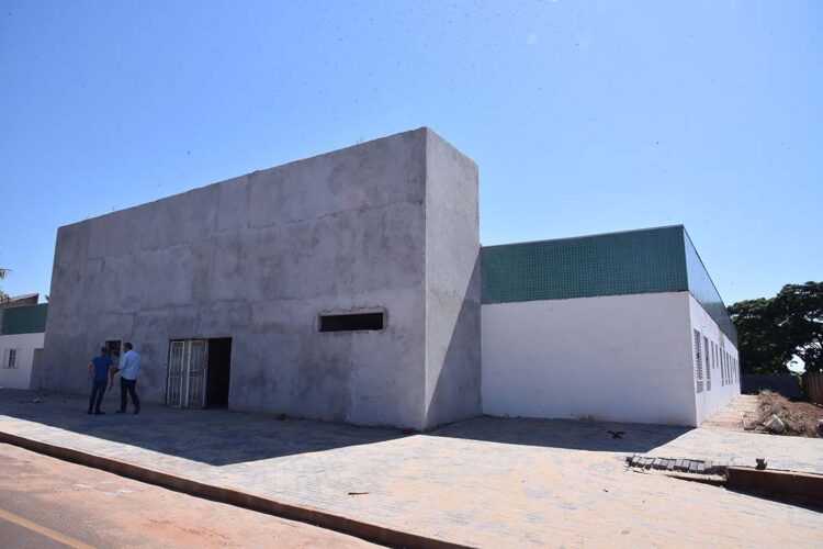 Investimentos no hospital municipal trarão mais conforto aos pacientes, garante prefeito