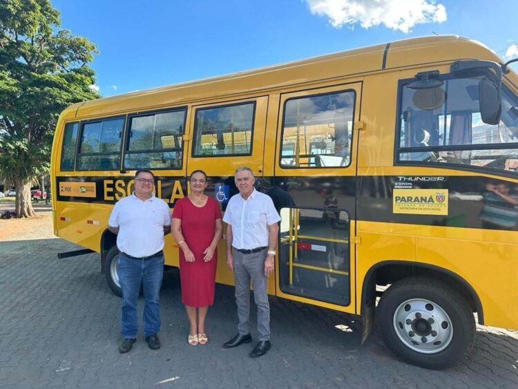 Município recebe mais dois ônibus escolares