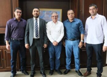 Prefeito busca novas moradias populares