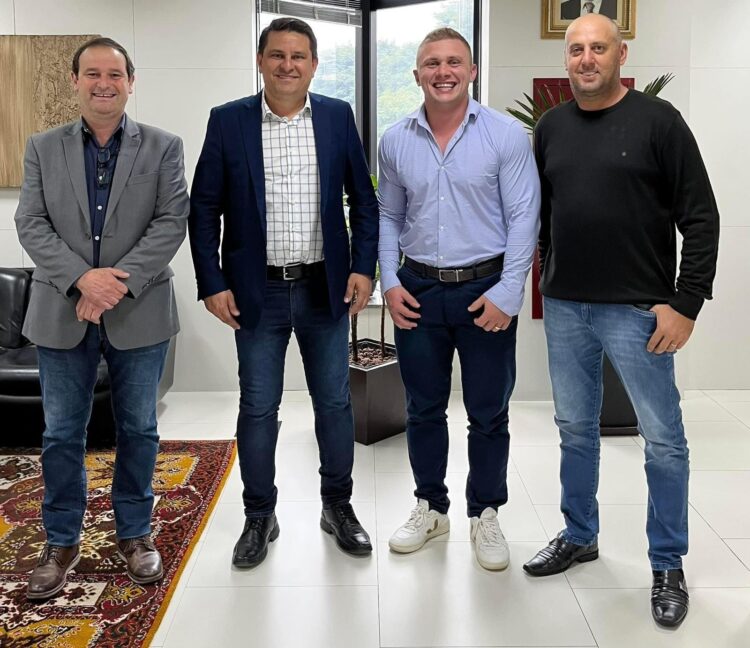 Prefeito Fran Boni cumpre agenda de trabalho em Curitiba