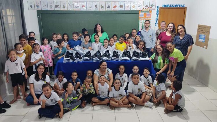 Alunos da rede municipal já estão com os uniformes novos