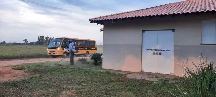 Prefeitura realiza diversos serviços de  limpeza e manutenção por toda a cidade