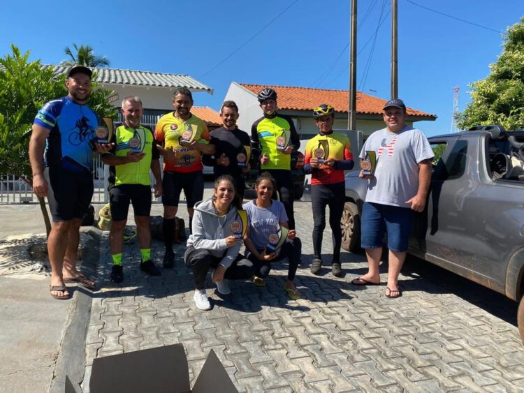 Grupo de ciclistas percorre 500 quilômetros no feriado de Tiradentes