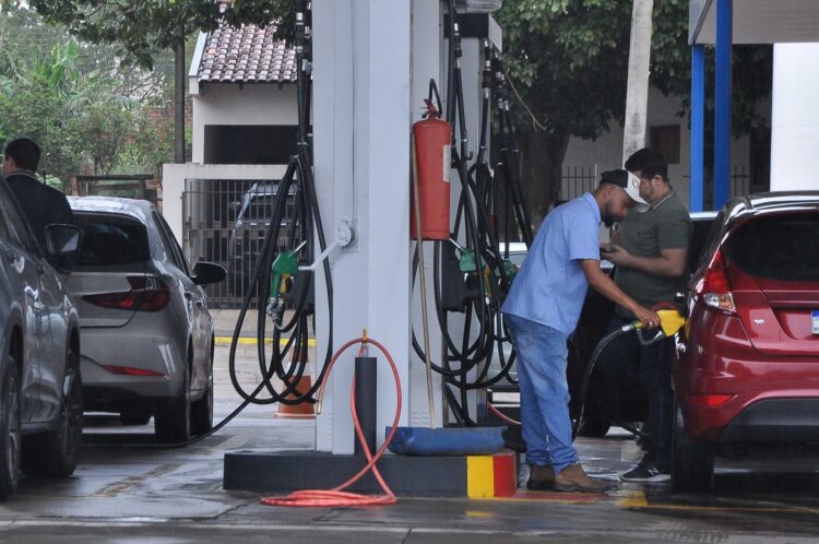 Pesquisa do Procon aponta variação de 20,34% no preço do diesel comum