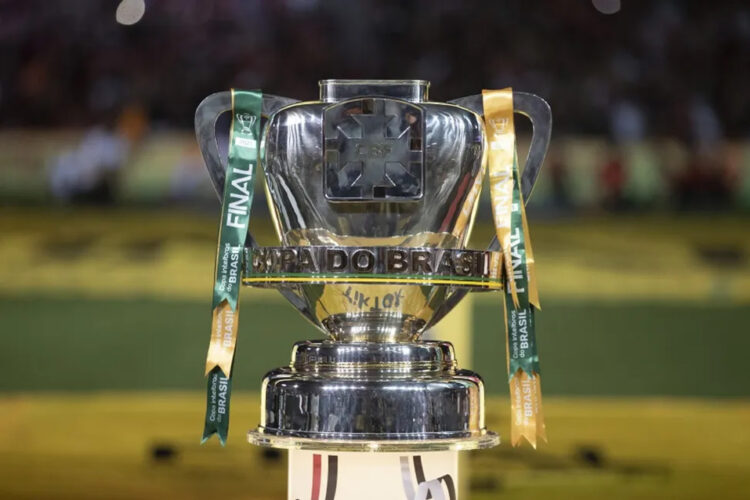 Cinco times largam na frente por vaga na fase quartas de final