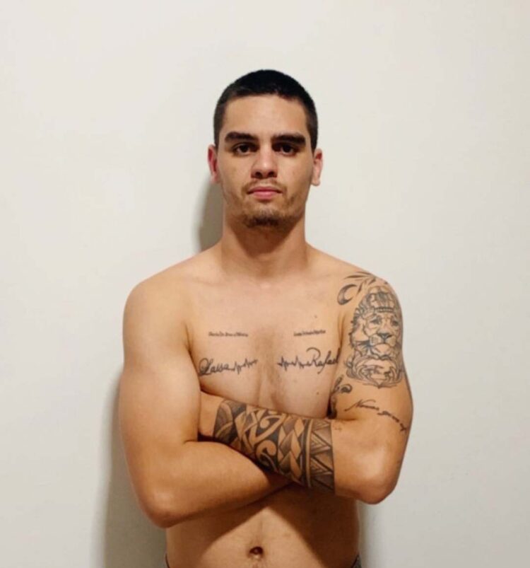 Lutador paranavaiense participa de competição em Maringá