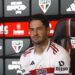Pato declara amor e diz que trocaria tudo para ser campeão pelo São Paulo