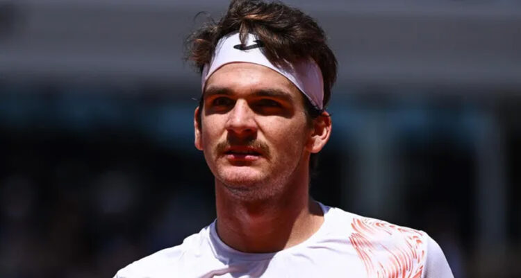 Thiago Wild surpreende e derrota número dois do mundo em Roland Garros