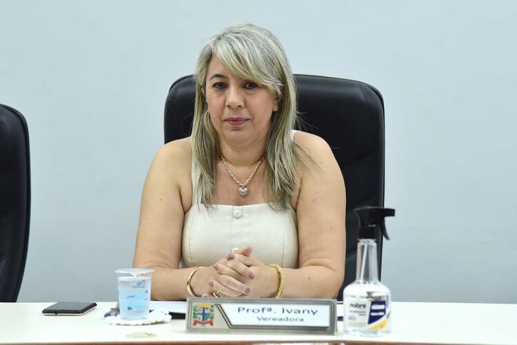 Vereadora propõe aulas de inglês  gratuitas para alunos da rede pública