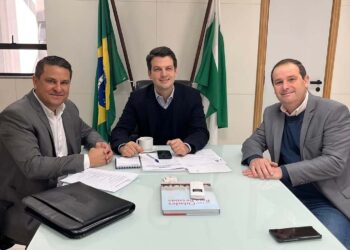 Prefeito de Santa Cruz de Monte Castelo conquista  recursos em agenda no Governo do Estado