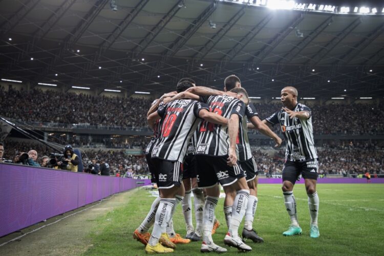 Luxa repete bordão otimista, mas Corinthians mergulha em resultados ruins
