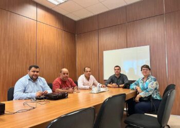 Em busca de recursos, prefeito cumpre agenda em Curitiba