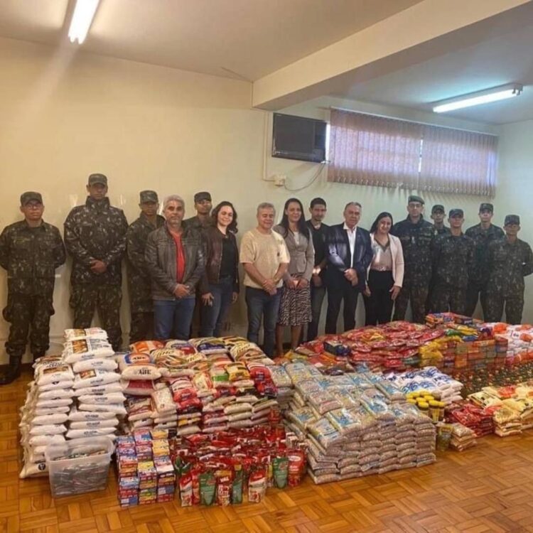 CRAS do município recebe duas toneladas de alimentos de ação realizada pelo Tiro de Guerra