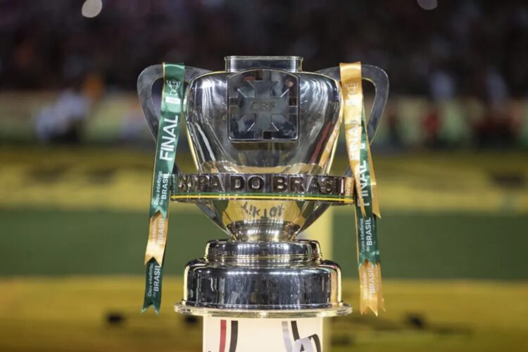 Cinco times largam na frente por vaga na fase quartas de final