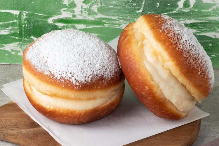 Aprenda a fazer um delicioso sonho de padaria assado