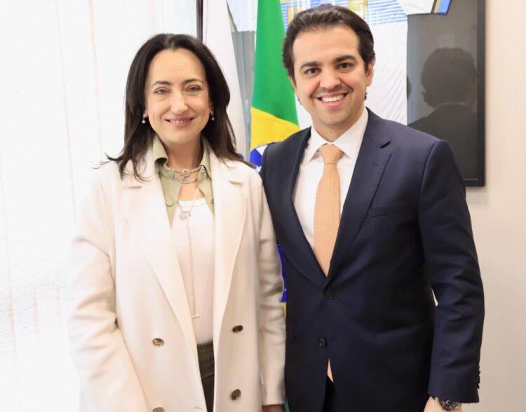 Deputado Guerra recebe Rosangela Moro para  discutir luta em prol de pessoas com doenças raras