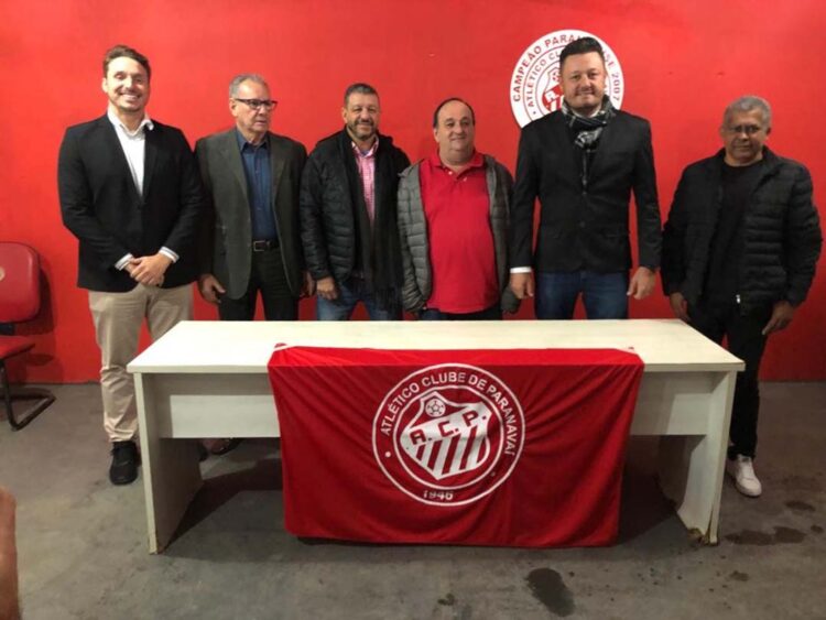 Novo presidente promete profissionalizar futebol; SAF não é descartada