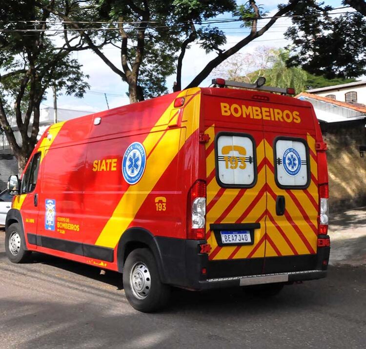 Homem é socorrido após cair de andaime em Paranavaí