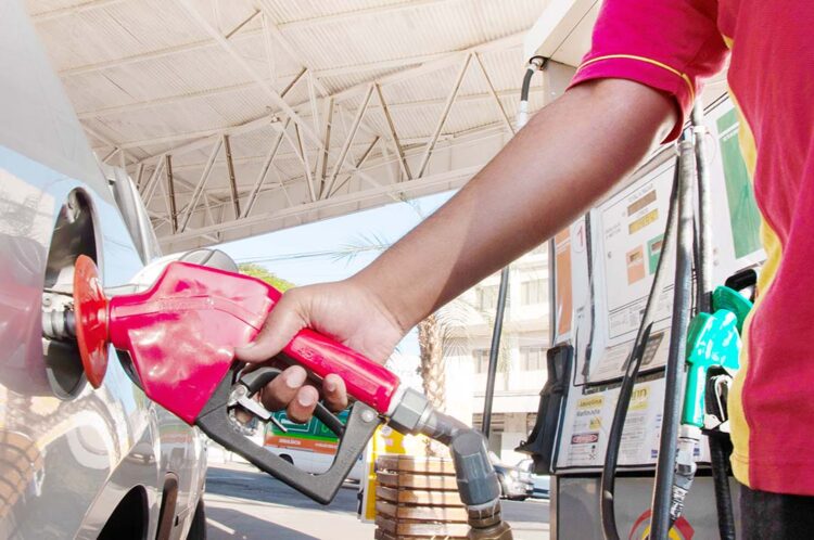 Preço da gasolina sobe até R$ 0,33 por  litro após alta do ICMS, diz pesquisa