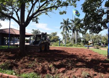 Obras do primeiro espaço de lazer infantil de Itaúna do Sul são iniciadas