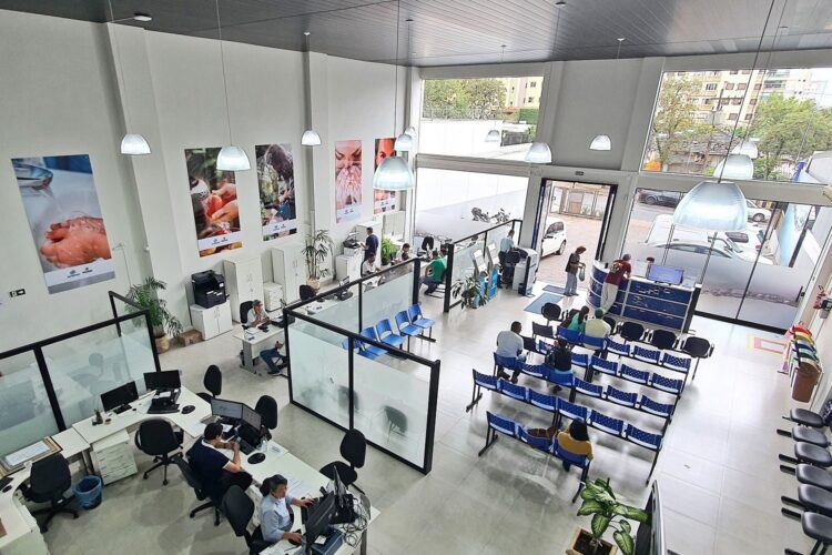 Indústria mantém empregos em alta no Paraná