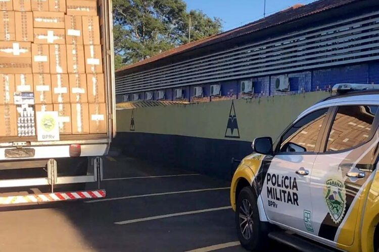 PM apreende 40 mil pacotes de cigarro contrabandeados
