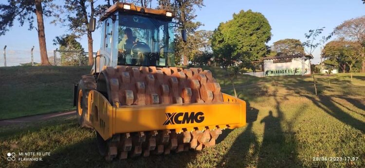 Município recebe rolo compactador  através de emenda do Governo Federal