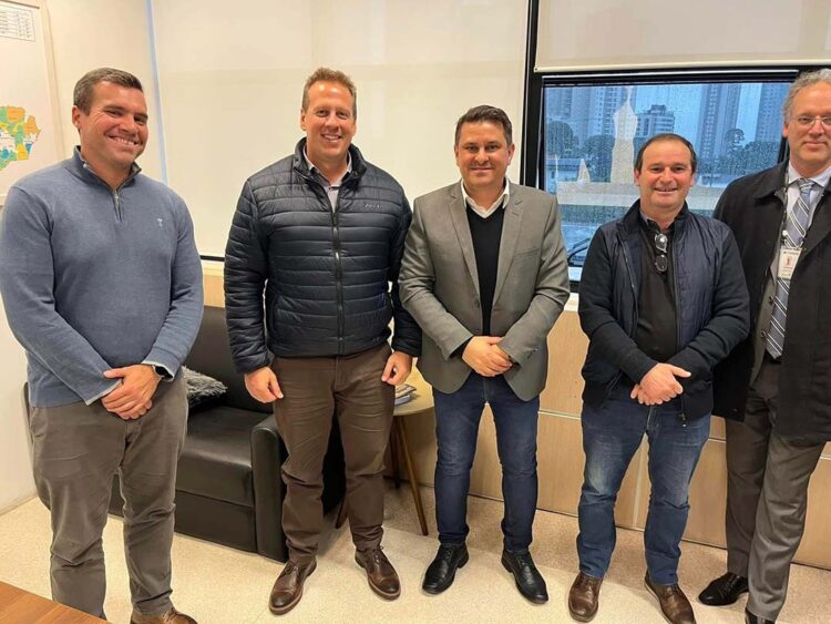 Prefeito cumpre agenda em Curitiba em busca de recursos para o município