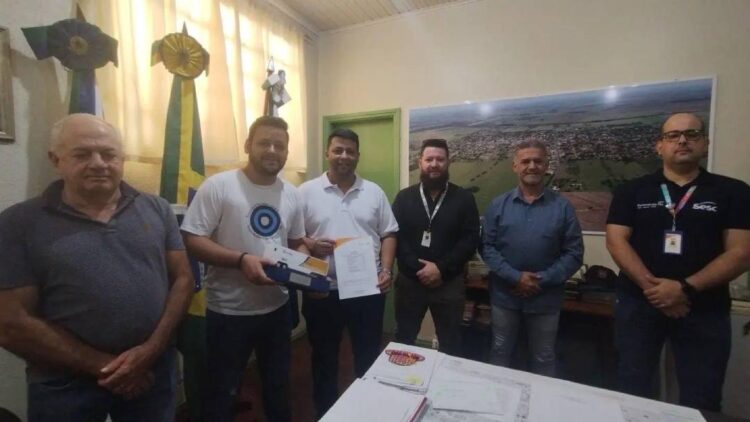 Prefeito Alex Fernandes se reúne com representantes do Sesc de Nova Londrina