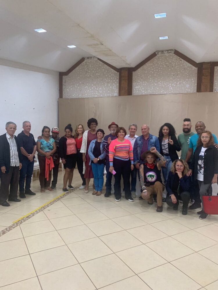 Em Paranavaí, deputado federal Tadeu Veneri conversa com lideranças de movimentos sociais