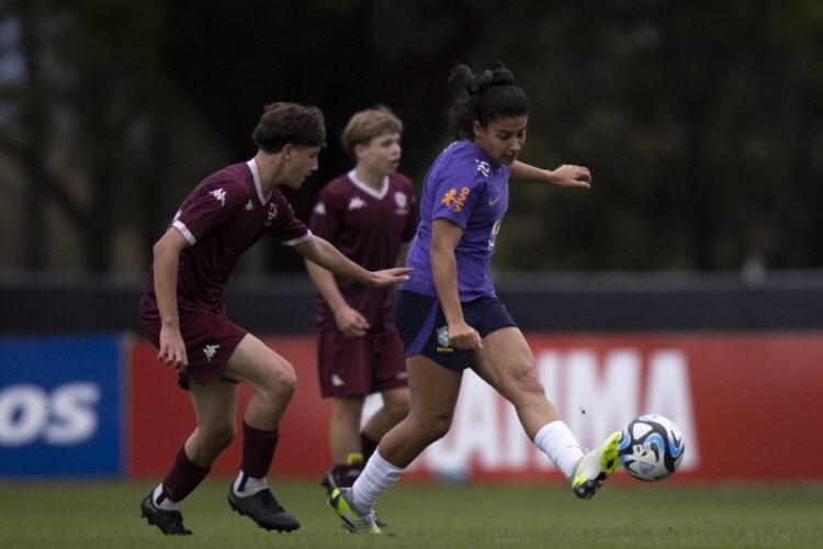 Seleção Feminina fez um jogo-treino contra a Seleção Masculina Sub-15 de Queensland