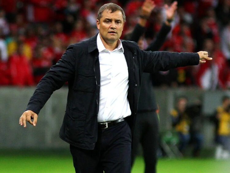 Rival do Flamengo, Olimpia demite o técnico Diego Aguirre