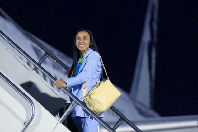 Seleção brasileira feminina embarca  rumo à Copa do Mundo da Austrália